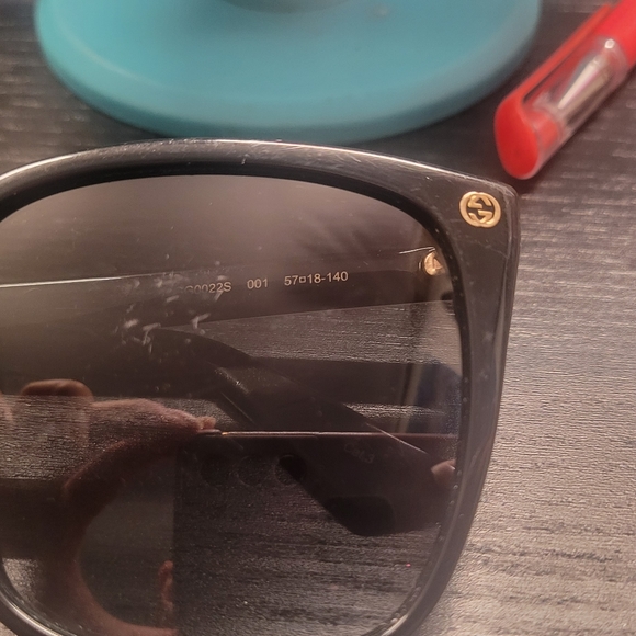 Gucci sunglasses - Picture 2 of 3